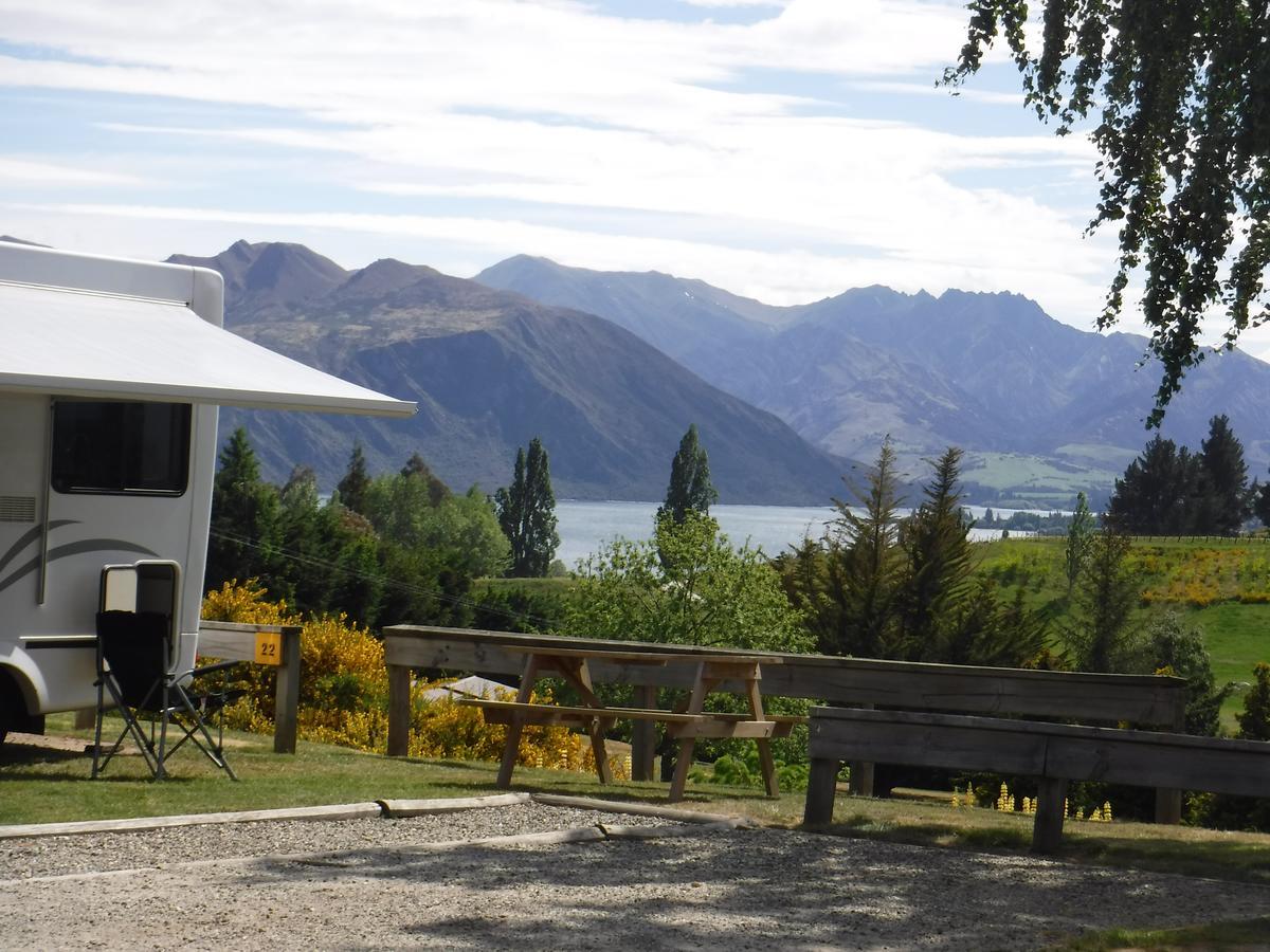 Mt Aspiring Holiday Park Уанака Екстериор снимка