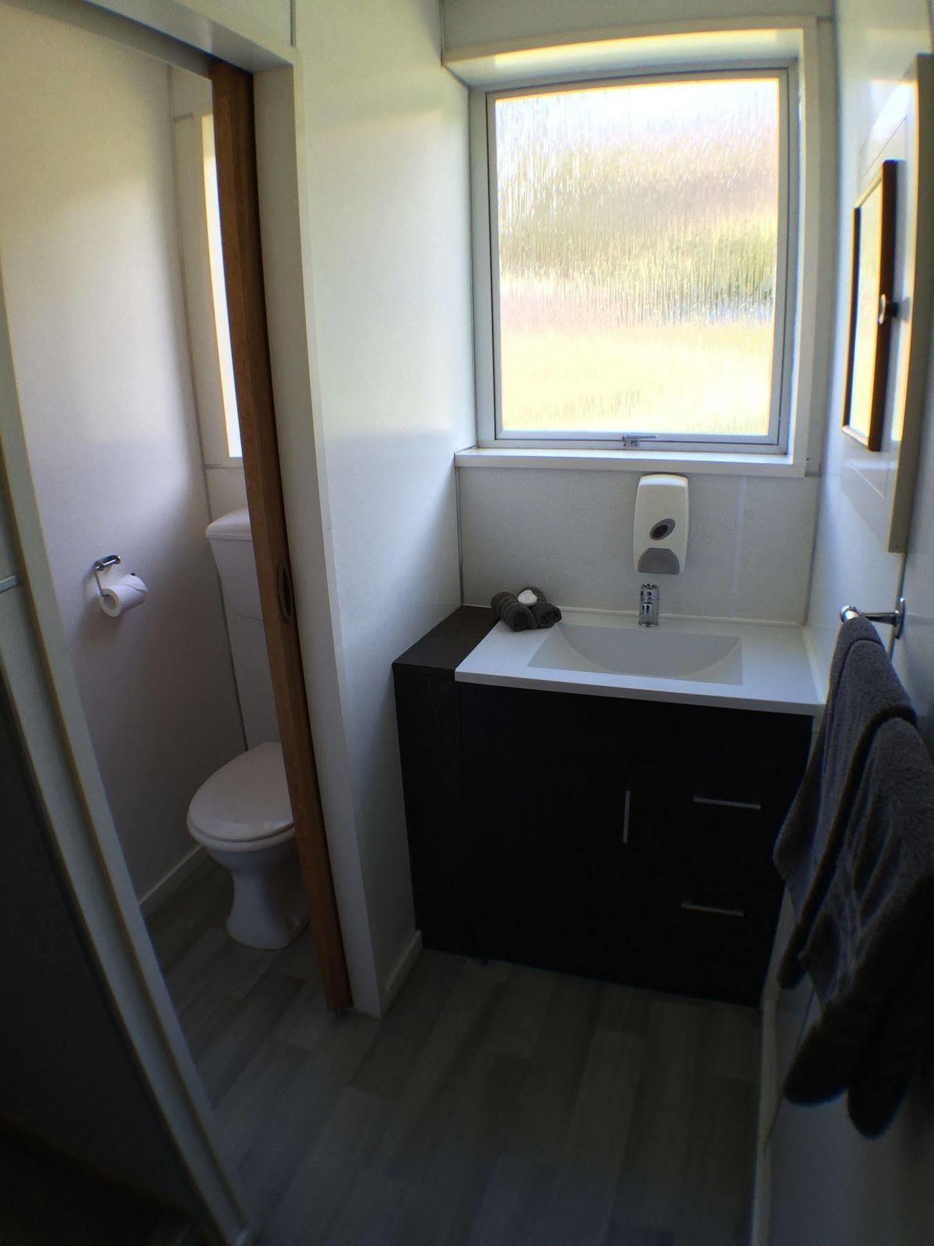 Mt Aspiring Holiday Park Уанака Екстериор снимка